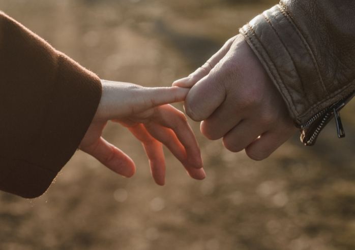 夢到男友跟別人曖昧